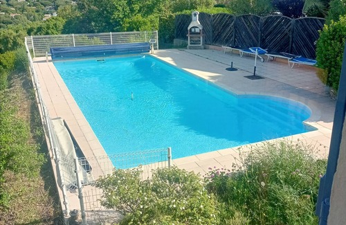 Plage de la Garonnette Apartamento | Ground floor villa with swimming pool .15 minutes walk from the beach, absolute peace and quiet
