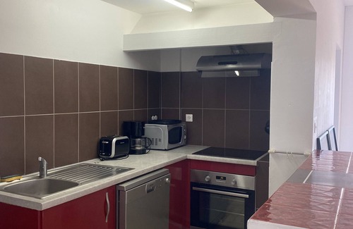 Pietrosella Apartamento | Ground-floor villa, 70 m2, 1 min from the beach, sea view, close to shops