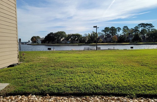 Walden on Lake Conroe Condominio | Ground Floor Waterfront Condo!