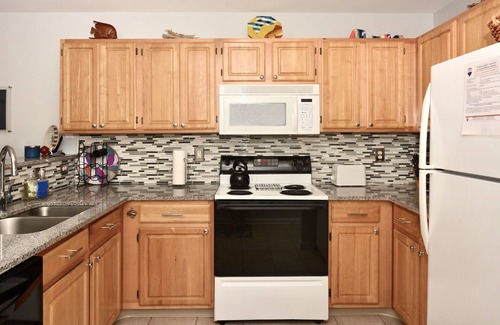 Rehoboth Beach Condominio | Piso inferior 2BR Condo w / Servicios y fácil acceso a la playa de Rehoboth