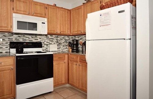 Rehoboth Beach Condominio | Piso inferior 2BR Condo w / Servicios y fácil acceso a la playa de Rehoboth