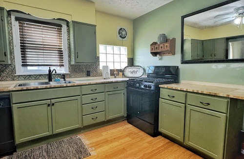 Germantown Apartamento | Ground Level Floor Unit