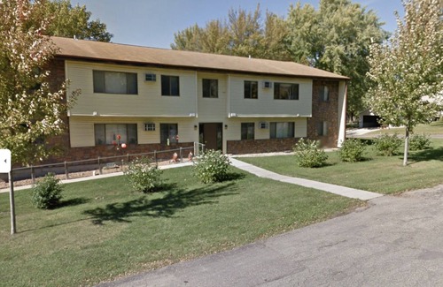 Blue Earth Apartamento | Ground level near parks and hospital