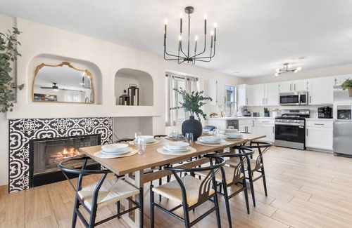 North Las Vegas Casa | Group 5 BD Home w/Pool and more