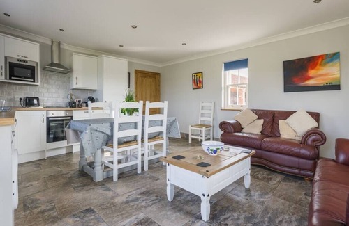 Horncastle Casa | Group Accommodation for 18, Bainvalley Cottages