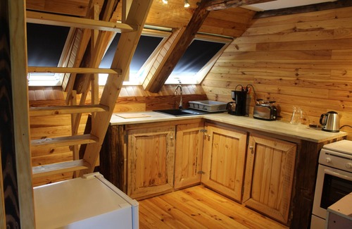 Saint-Sauves-d'Auvergne Casa | group accommodation "les étangs", domain classified 3 stars.