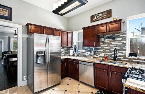 West Colfax Casa | Group-friendly House W Rooftop Patio & Backyard