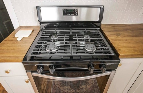Downtown Casa | Group-Friendly Lafayette Stay
