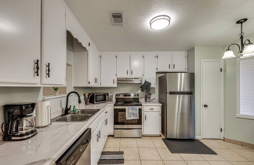 Tallahassee Apartamento | Group-Friendly Rental 5 Mi to Dtwn Tallahassee!