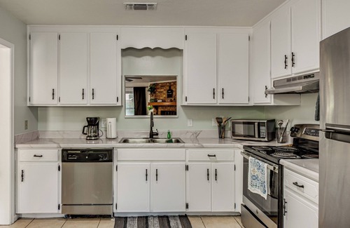 Tallahassee Apartamento | Group-Friendly Rental 5 Mi to Dtwn Tallahassee!