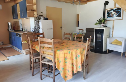 Faverges-de-la-Tour Casa | Group Gîte, Dormitory. Additional 70 m² Room