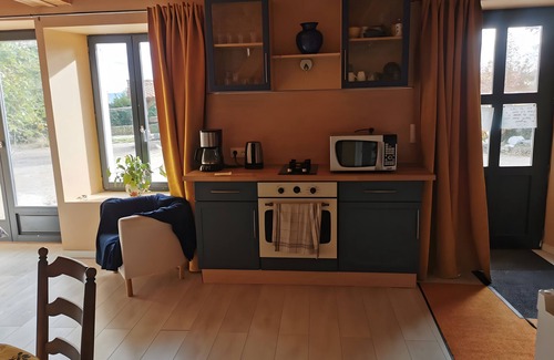 Faverges-de-la-Tour Casa | Group Gîte, Dormitory. Additional 70 m² Room