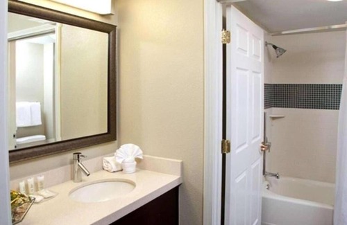 Sorrento Valley Casa | Group Getaway in San Diego! 2 Spacious Suites with Breakfast, Pet-friendly!