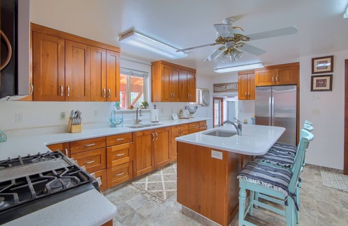 Circleville Casa | Group Getaway w/Mtn Views: Home in Circleville!