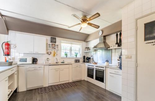 Giethoorn Casa | Group Home in Giethoorn with Waterside Terrace, cleaning included