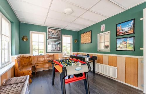 Giethoorn Casa | Group Home in Giethoorn with Waterside Terrace, cleaning included