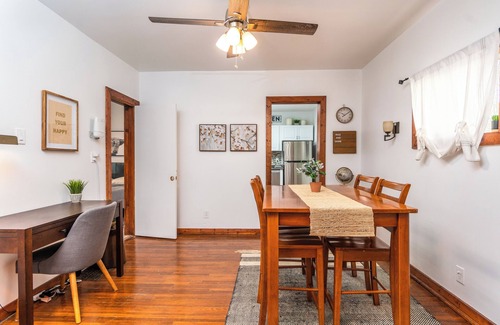 Buffalo Casa | Group Stay! Buffalo and Niagara Falls Home - 6 bedrooms 2 Baths