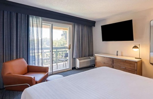 San Ramon Casa | Group Vacay! 4 Pet-friendly Units, with Free Parking and Outdoor Pool!