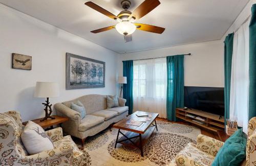 Weaverville Casa | Grove Cottage