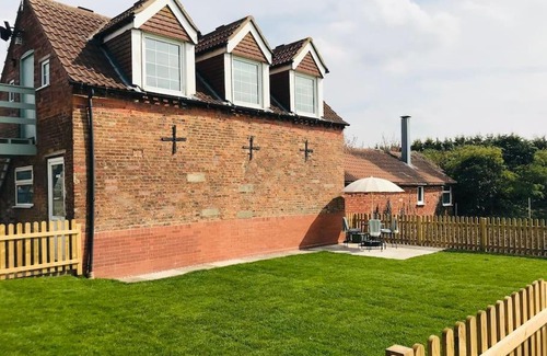 Aubourn Apartamento | Grove Farm Old Granary, 1st floor Loft Apartment, Includes Continental Breakfast