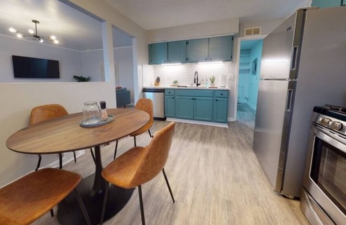 Madison Heights Casa | Groveland 3B/1B Design · Groveland 3BR/1BTH Designer Ranch in Madison Hts