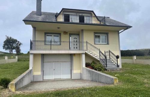 Malpica de Bergantinos Chalet De Esquí | Grupo Gontad Casa Beo Malpica de Bergantiños