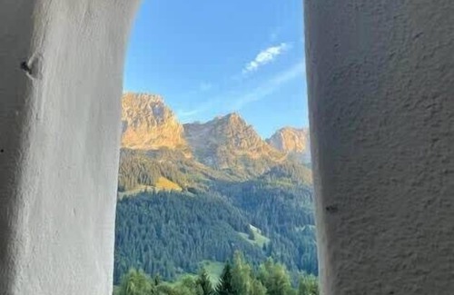 Rougemont Apartamento | Gstaad , Switzerland skiing from exclusive Rougemont chalet apartment,