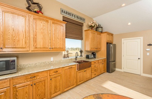 New Braunfels Casa | Guadalupe River Ranch - Enorme casa frente al mar con piscina privada en 63 acres.