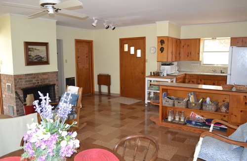 Hunt Casa | Superficie arbolada de Hill Country de Guadalupe ubicada en Downtown Hunt, TX