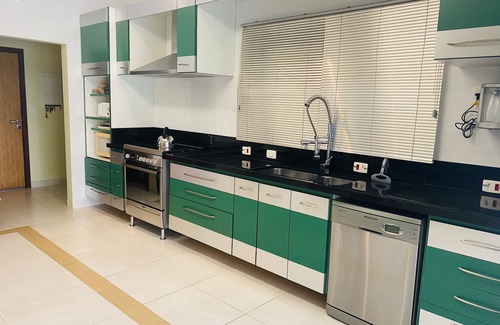 Guaeca Casa | Casa Guaecá con accesibilidad para silla de ruedas. 5 suites y piscina privada