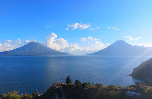 Santa Cruz La Laguna Casa | GuateMia Lake Front Starlink Wifi