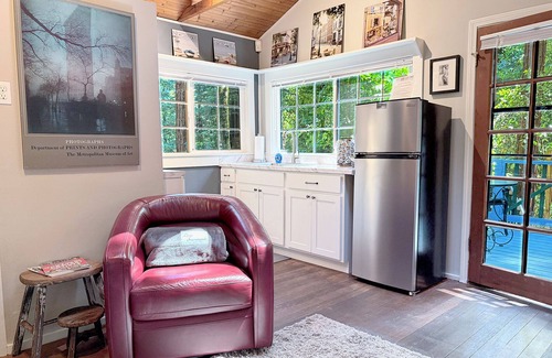Guerneville Cabaña | Guerneville Cottage, cubiertas, tragaluz, jacuzzi! Escapada romántica perfecta!15% de descuento