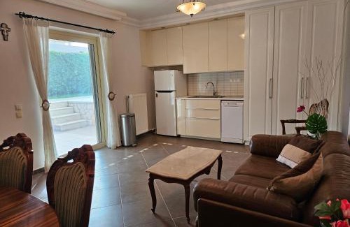 Lagonissi Casa | Guest apartment within a villa in Lagonissi