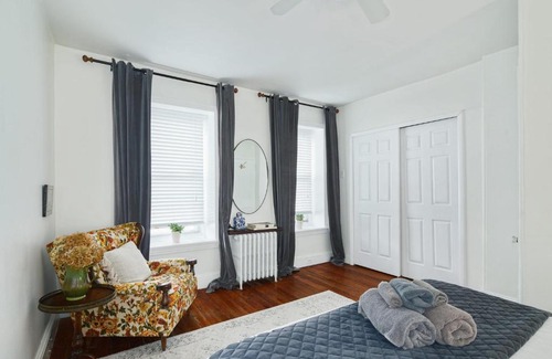 Roxborough-Manayunk Apartamento | Guest Apartment in Row Home with Backyard Patio