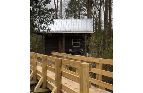 Ooltewah Cabina | Guest Cabin at Hidden Hills Farm & Saddle Club