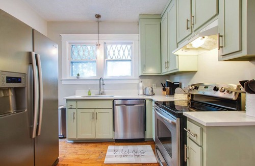 Murfreesboro Casa | GUEST FAVORITE 3-bed stone cottage home in Murfreesboro close to Nashville