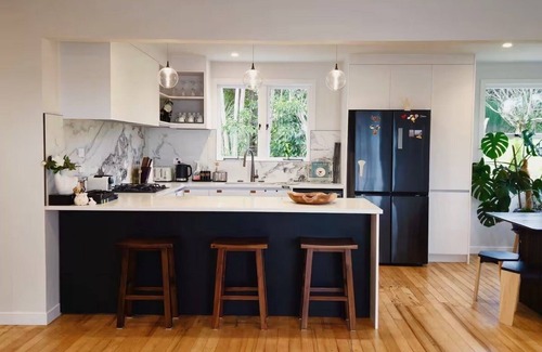 New Windsor Casa | Guest Favorite 3BRM - New Reno with Parking & AC - CBD 12KMs & AP 17KMs