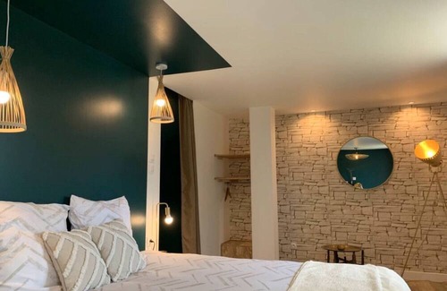 Saint-Michel-Mont-Mercure Cama Y Desayuno | Chambre d'hôtes 'Chambre Arum a 6 minutos del Puy du Fou' con jardín compartido y Wi-Fi