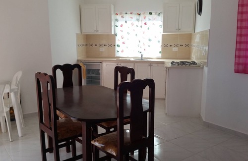 Urbanizacion Tavarez Casa | Villa económica para mascotas, Internet, piscina, aire acondicionado, a poca distancia de todo