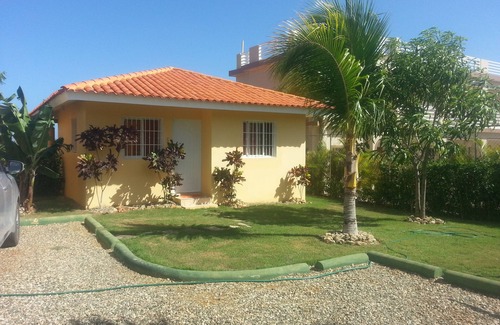 Urbanizacion Tavarez Villa | Villa económica para huéspedes, TV, internet, a 2 minutos en coche del centro de Sosua