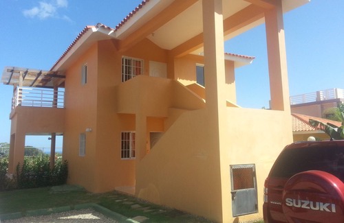 Urbanizacion Tavarez Apartamento | Condominio para huéspedes con vistas al mar y jacuzzi privado al aire libre en Sosua