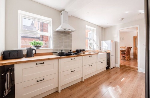 Ipswich Casa | Guest Homes | Sherrington Road Abode