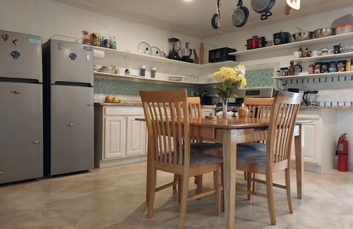 Leeward Settlement Casa | Guest House 2 bedrooms & 2 baths near Grace Bay Beach & Long Bay Beach.