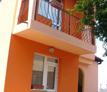 Chernomorets Casa | Guest House Alex