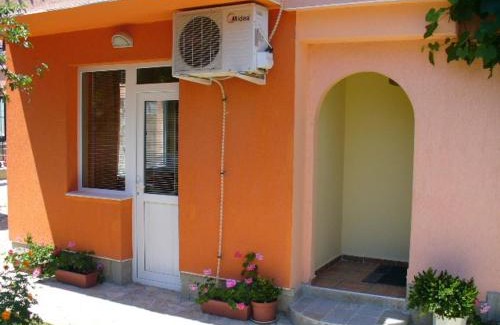 Chernomorets Casa | Guest House Alex