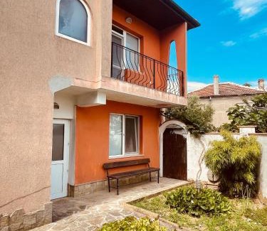 Chernomorets Casa | Guest House Alex