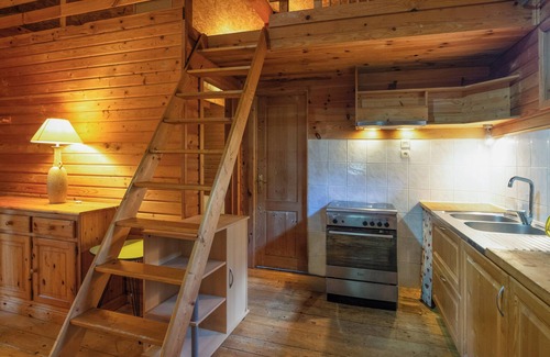 Darbres Casa | Casa de huéspedes 'Chalet Orange' con balcón y Wi-Fi