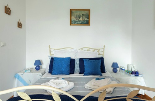 Kerien Cama Y Desayuno | Casa de huéspedes 'Chambre Bleue' con terraza privada, jardín privado y Wi-Fi