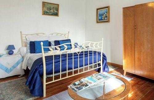 Kerien Cama Y Desayuno | Casa de huéspedes 'Chambre Bleue' con terraza privada, jardín privado y Wi-Fi