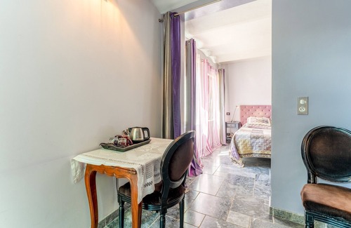 Rasteau Apartamento | Casa de huéspedes 'Chambre Double' con piscina compartida, terraza privada y Wi-Fi